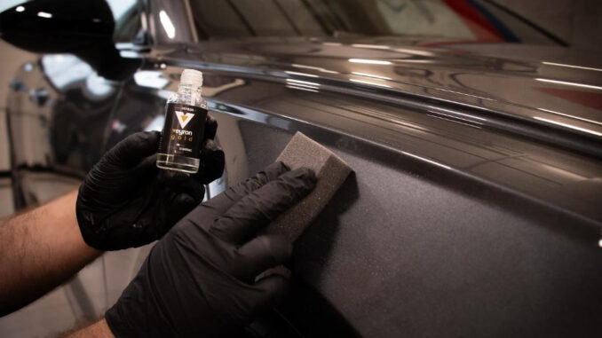 Nakładanie powłoki ceramicznej w studiu Bullet Garage Gdańsk