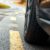 Auto ściąga podczas jazdy – najczęstsze przyczyny i jak je zdiagnozować (opony, geometria, hamulce, zawieszenie)